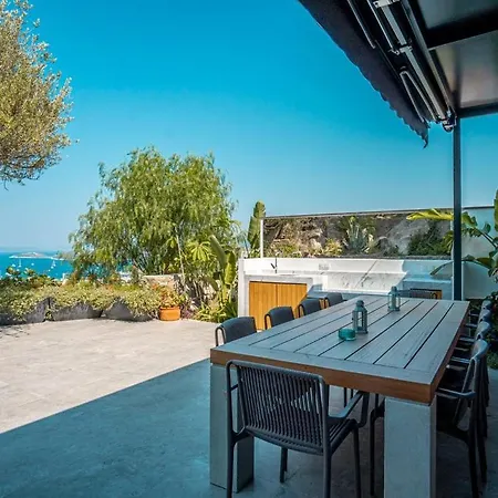 Villa Tas Tarzi *